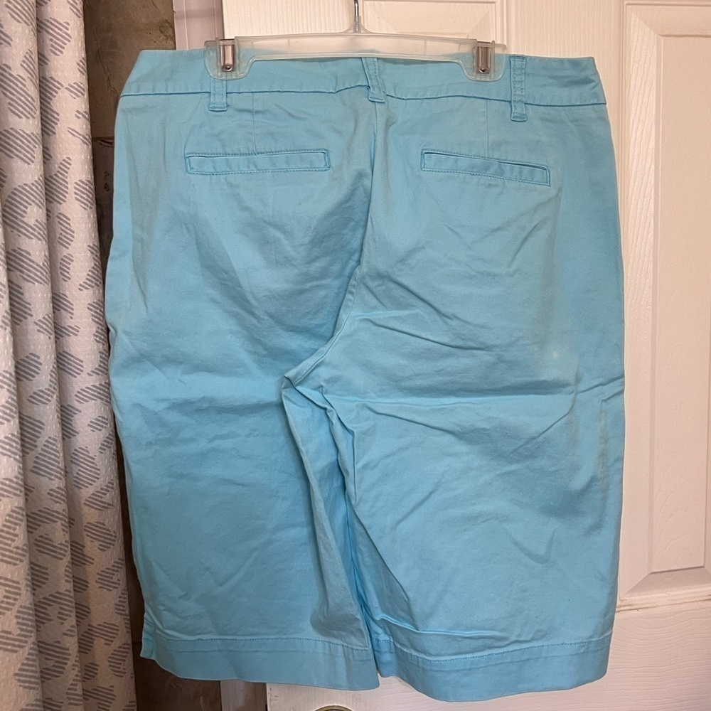 New York & Co Light Blue Shorts 12in inseam size 8 - Picture 3 of 4